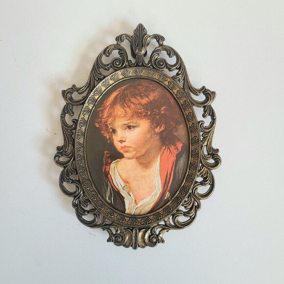 picture in frame Other - Small oval picture with metal ornate frame.